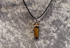 Tigers Eye fixed point pendant on 18inch 925 Silver Chain.