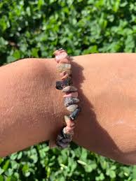 Rhodonite chip cystal Bracelet.